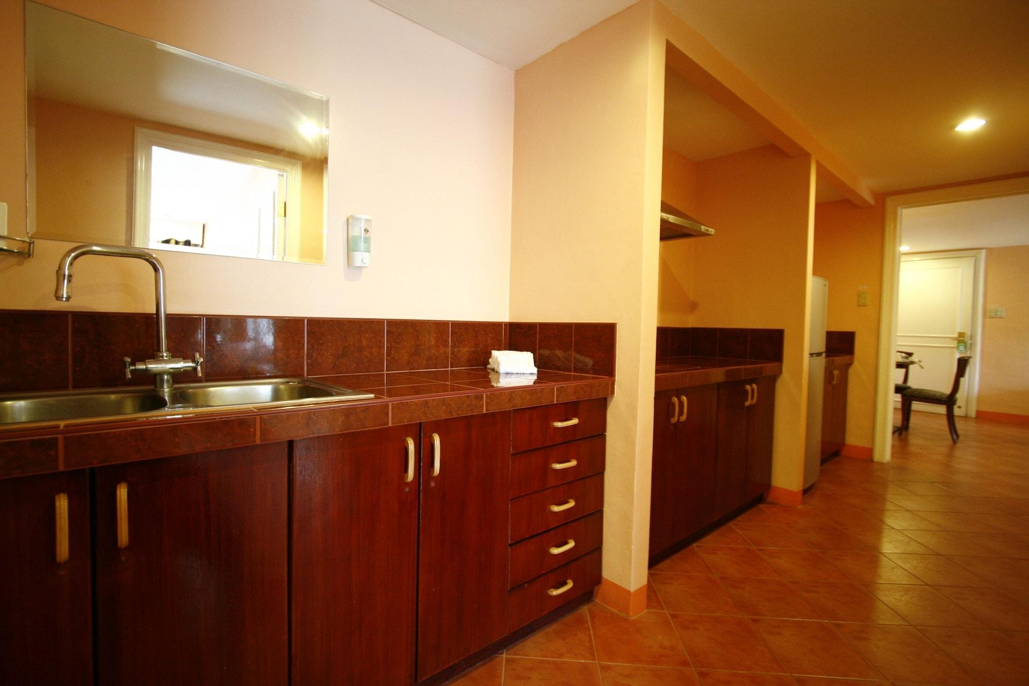 Fontana Hotel And Villas - Fontana Hot Spring Leisure Parks Mabalacat Bagian luar foto