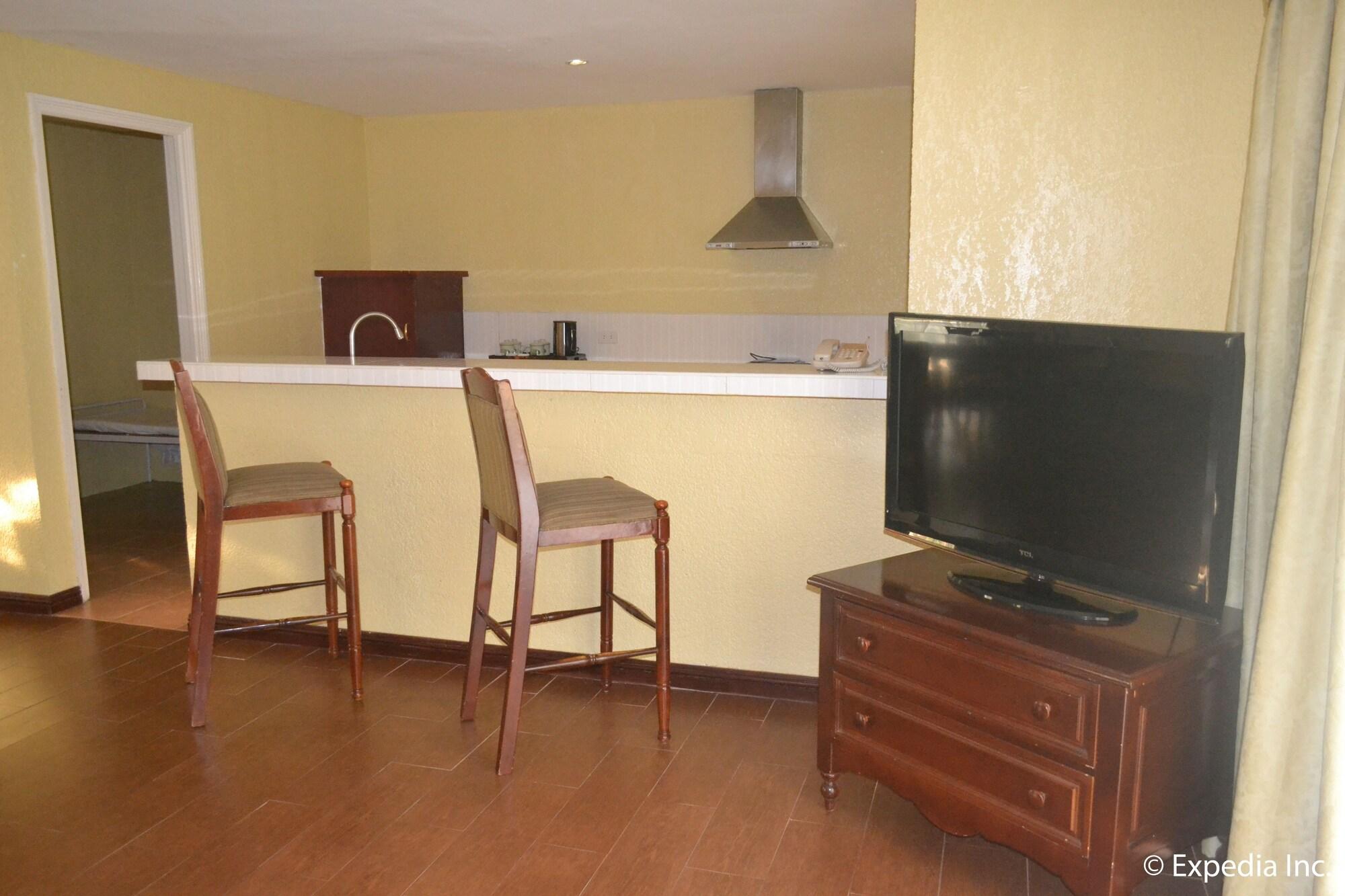 Fontana Hotel And Villas - Fontana Hot Spring Leisure Parks Mabalacat Bagian luar foto