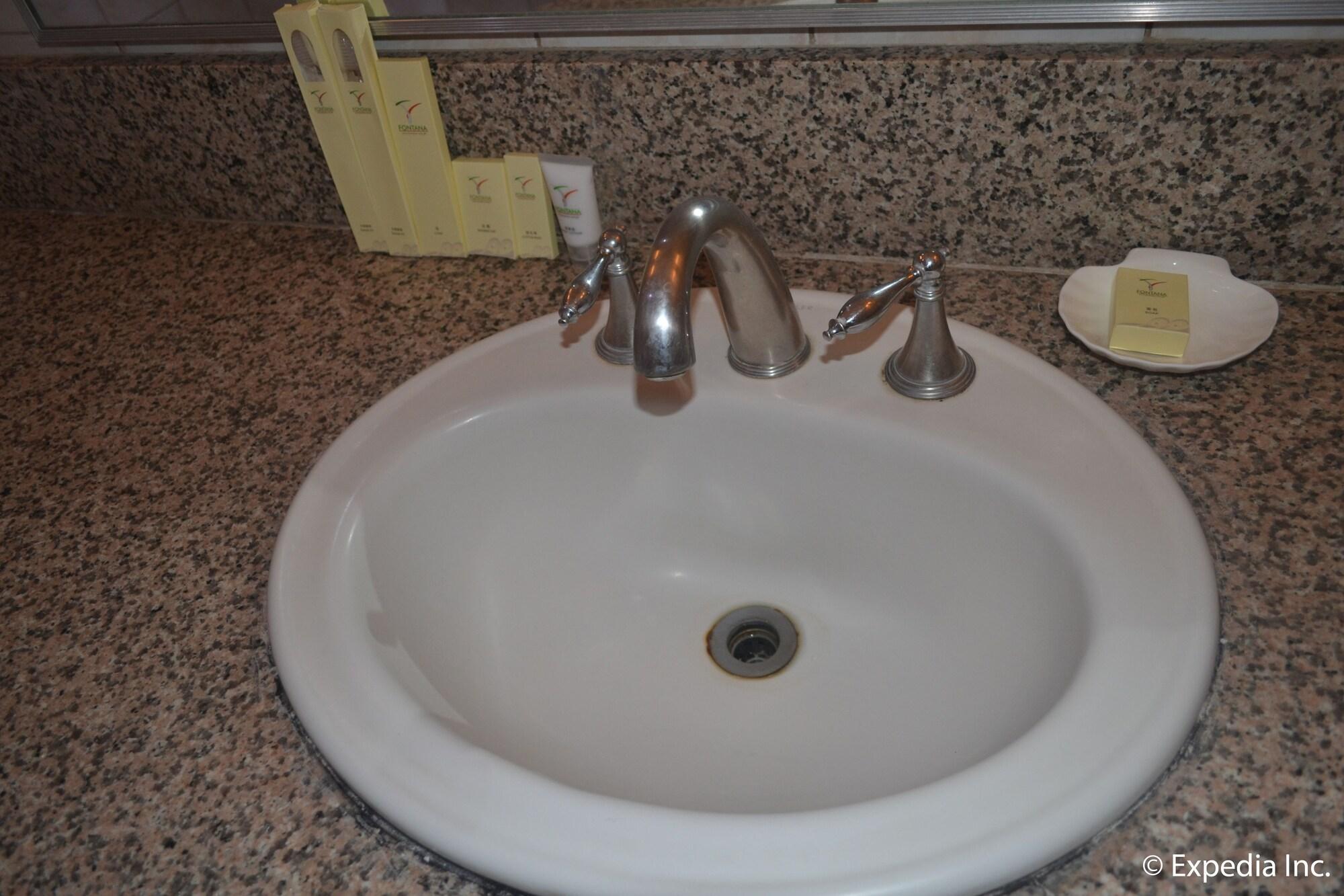 Fontana Hotel And Villas - Fontana Hot Spring Leisure Parks Mabalacat Bagian luar foto