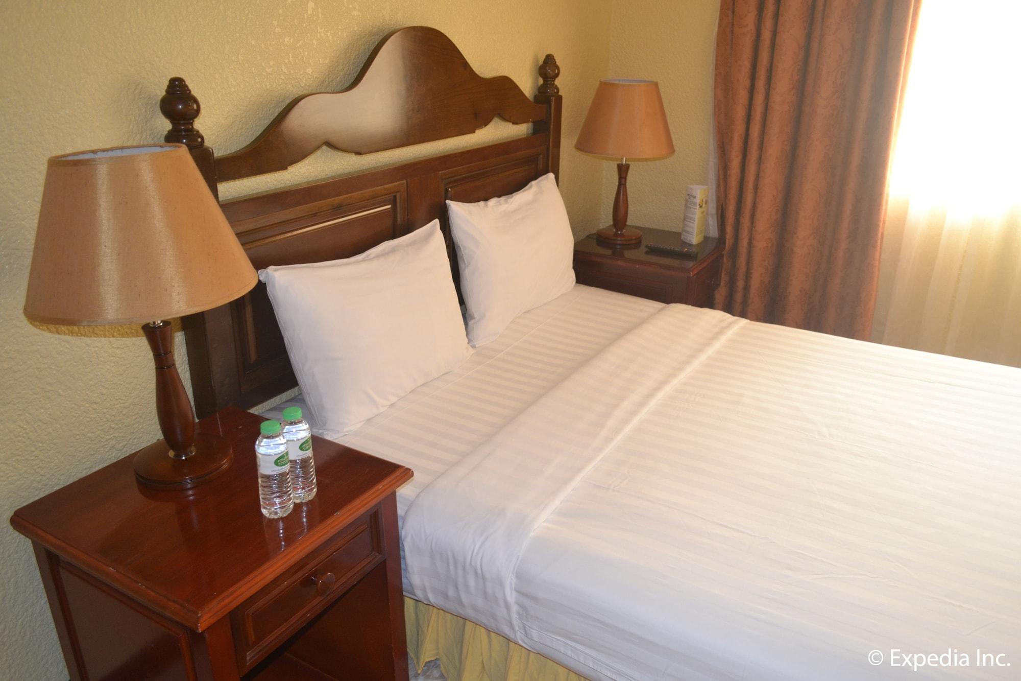 Fontana Hotel And Villas - Fontana Hot Spring Leisure Parks Mabalacat Bagian luar foto