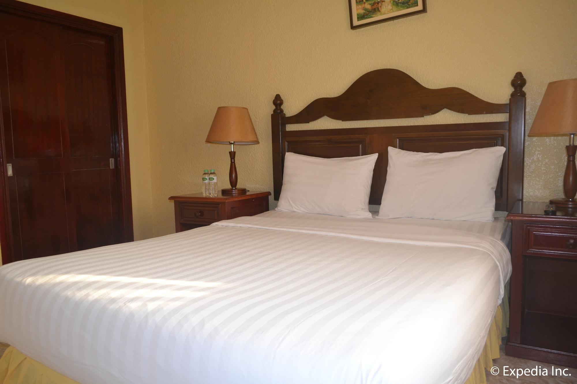 Fontana Hotel And Villas - Fontana Hot Spring Leisure Parks Mabalacat Bagian luar foto