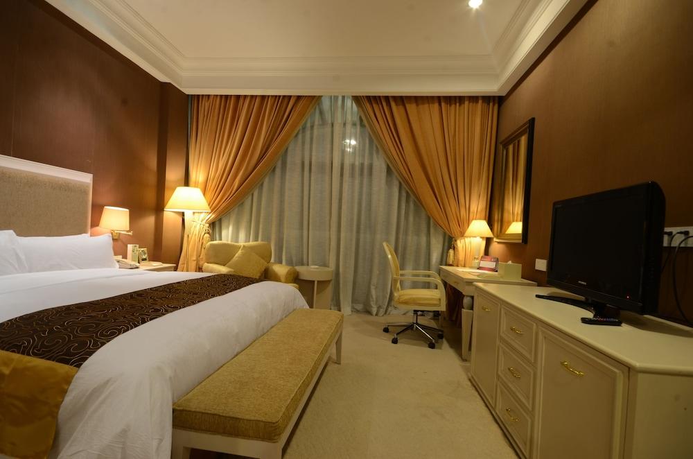 Fontana Hotel And Villas - Fontana Hot Spring Leisure Parks Mabalacat Bagian luar foto