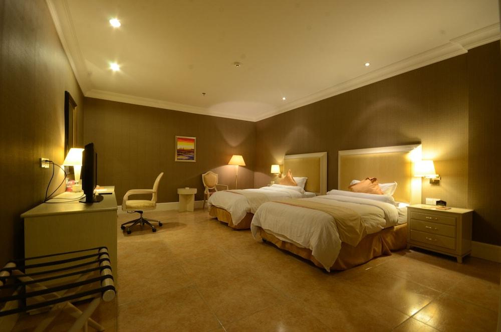 Fontana Hotel And Villas - Fontana Hot Spring Leisure Parks Mabalacat Bagian luar foto