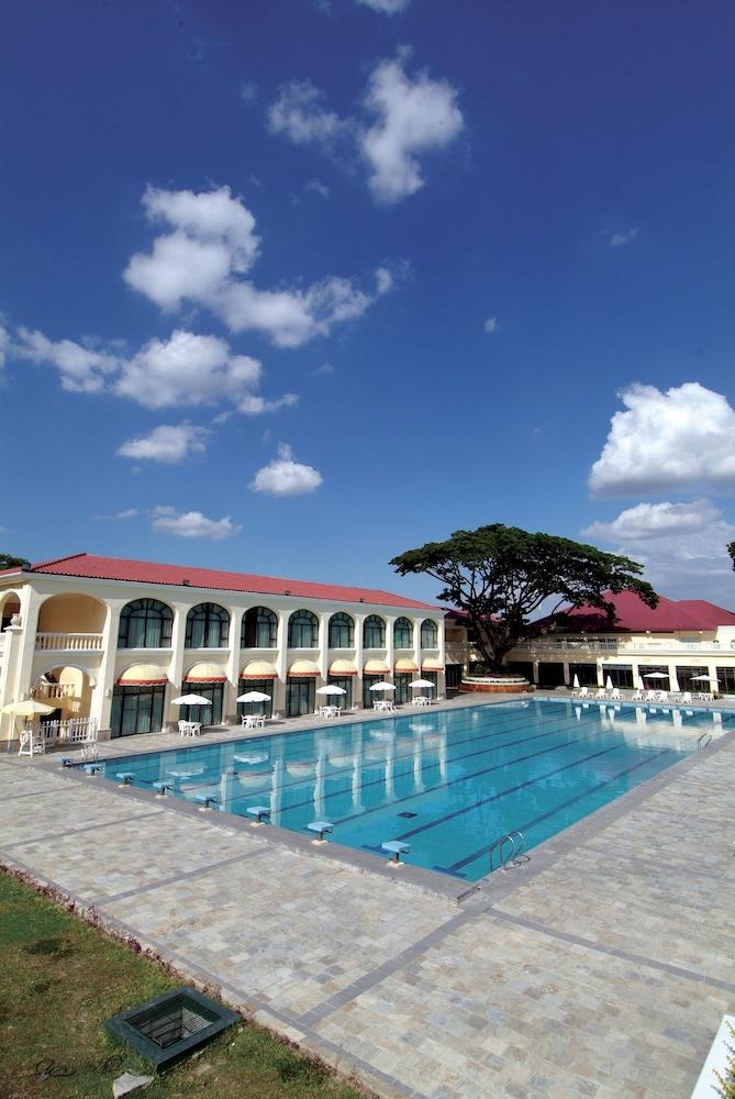 Fontana Hotel And Villas - Fontana Hot Spring Leisure Parks Mabalacat Bagian luar foto