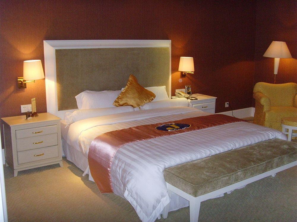 Fontana Hotel And Villas - Fontana Hot Spring Leisure Parks Mabalacat Bagian luar foto