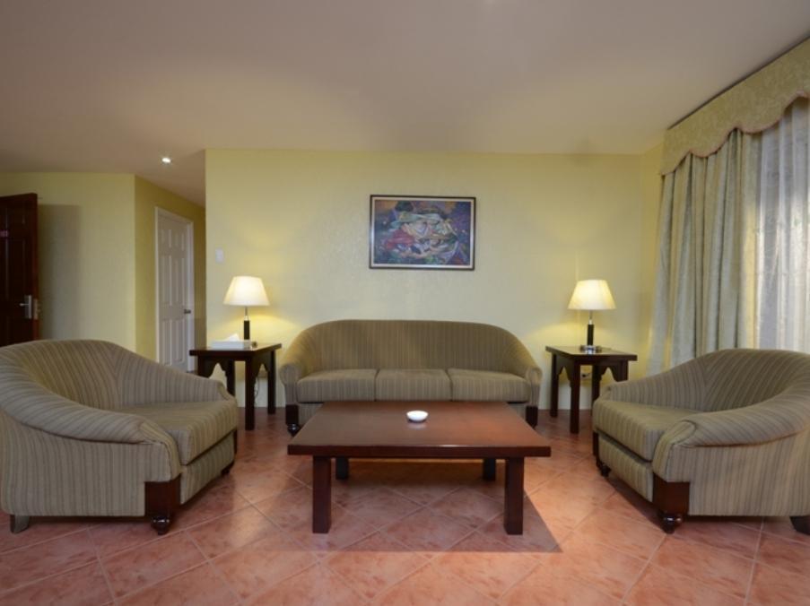 Fontana Hotel And Villas - Fontana Hot Spring Leisure Parks Mabalacat Bagian luar foto