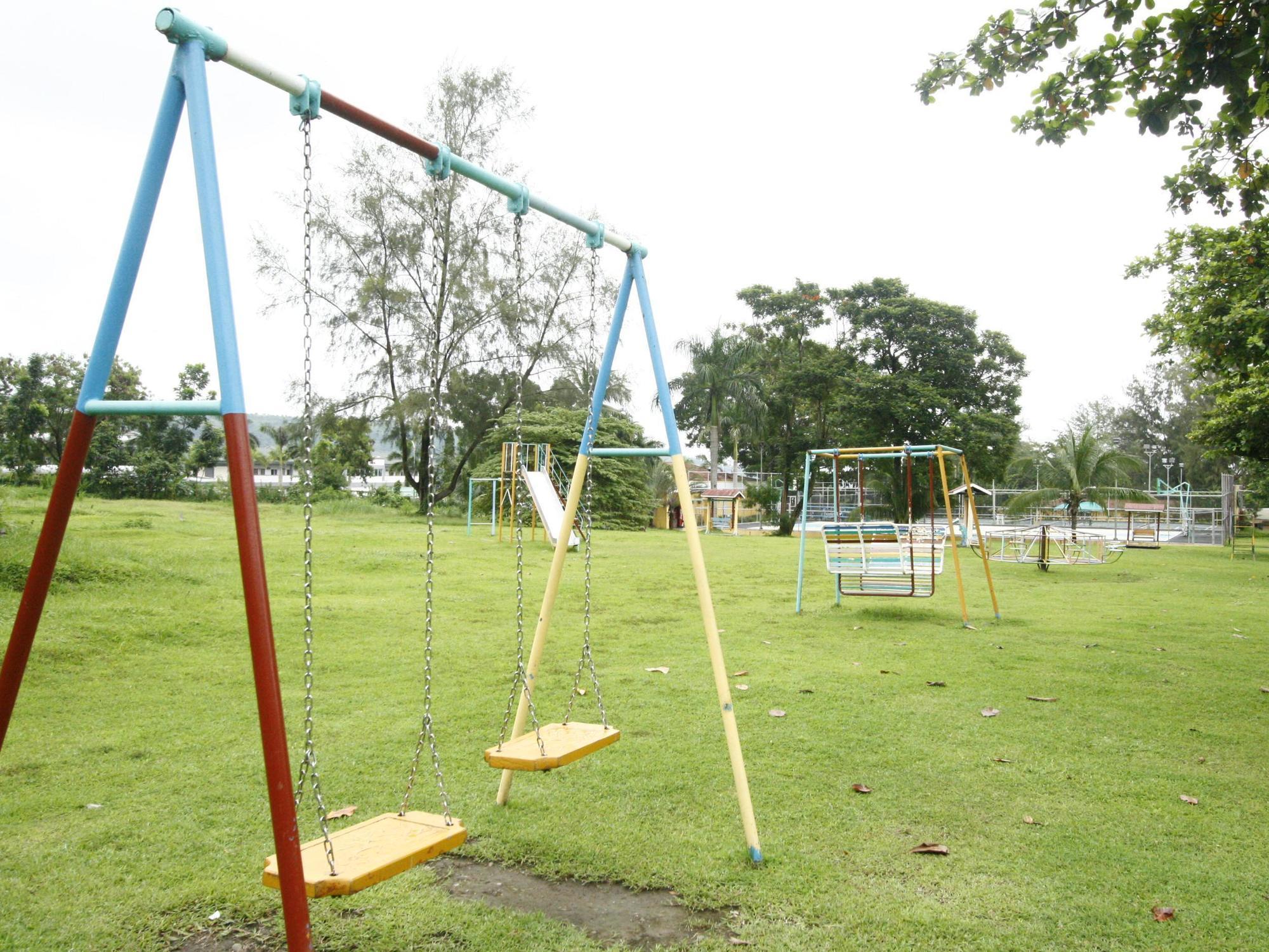 Fontana Hotel And Villas - Fontana Hot Spring Leisure Parks Mabalacat Bagian luar foto