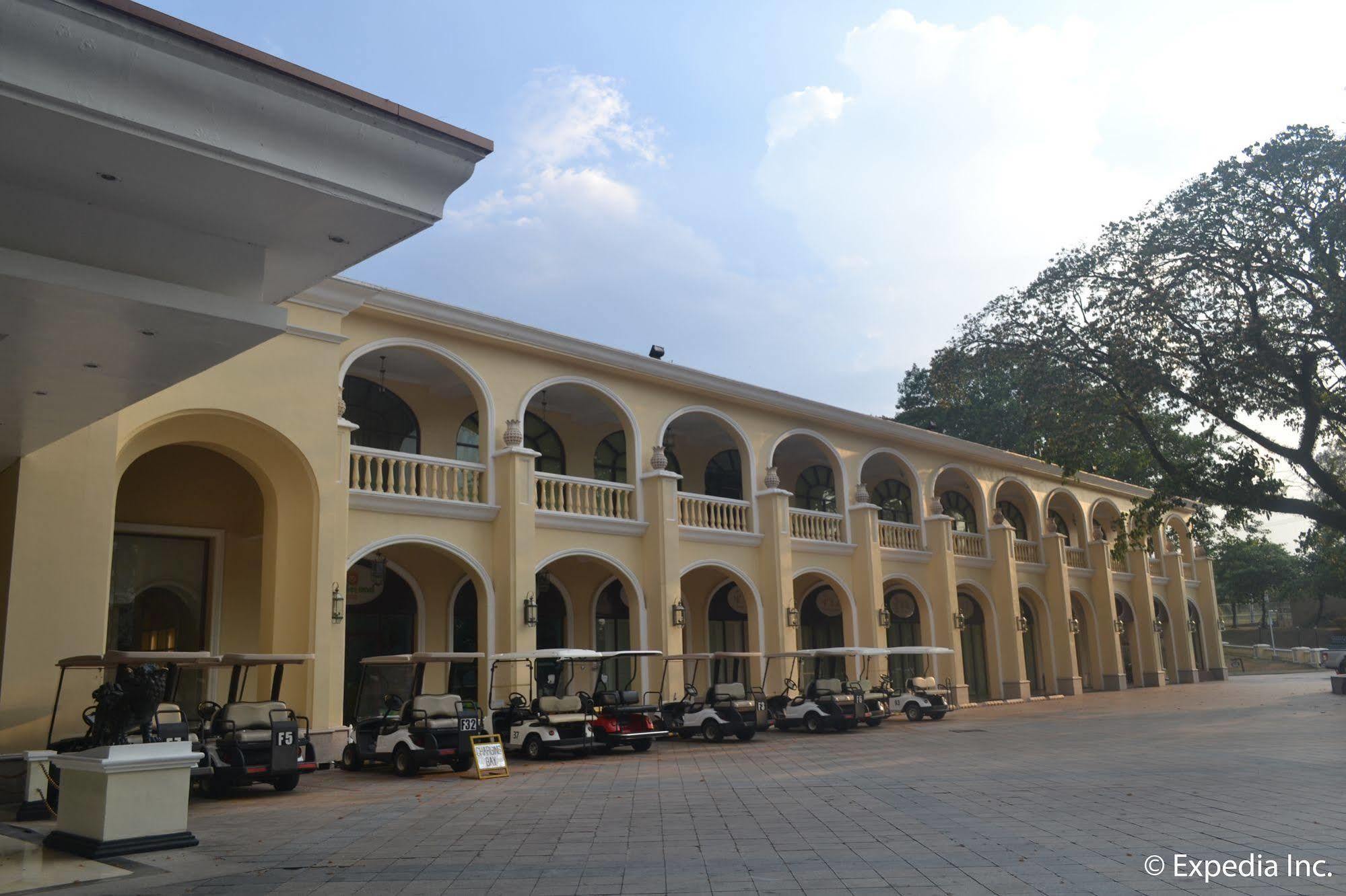 Fontana Hotel And Villas - Fontana Hot Spring Leisure Parks Mabalacat Bagian luar foto