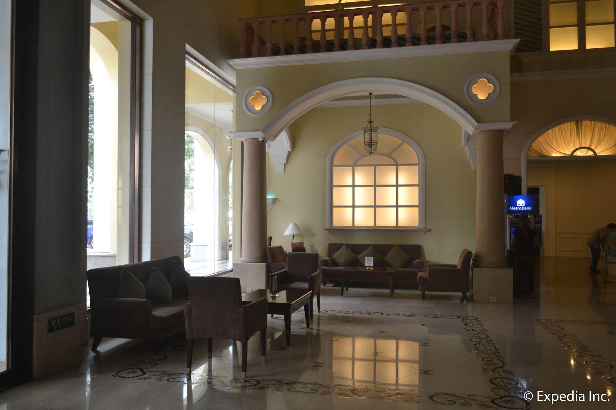 Fontana Hotel And Villas - Fontana Hot Spring Leisure Parks Mabalacat Bagian luar foto