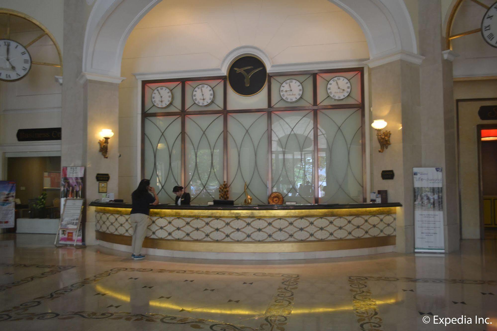 Fontana Hotel And Villas - Fontana Hot Spring Leisure Parks Mabalacat Bagian luar foto